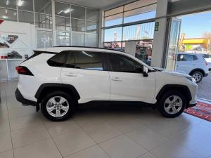 Toyota RAV4 2.0 GX CVT - Image 6