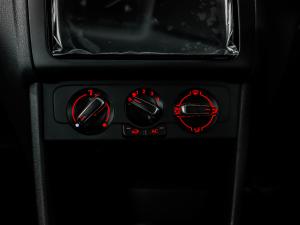 Volkswagen Polo Vivo hatch 1.6 Style - Image 11