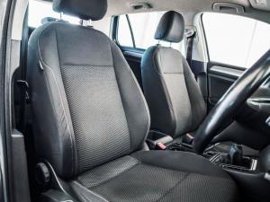 Volkswagen Golf 1.0TSI Trendline - Image 11