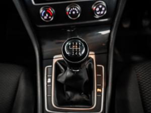 Volkswagen Golf 1.0TSI Trendline - Image 14