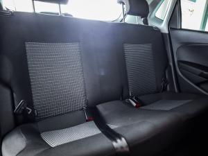 Volkswagen Polo Vivo hatch 1.4 Comfortline - Image 12