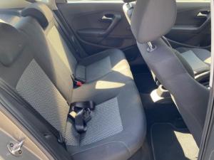 Volkswagen Polo Vivo hatch 1.6 Highline - Image 8