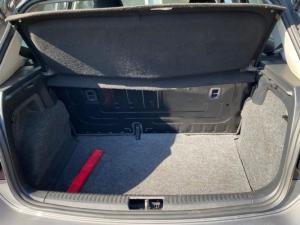 Volkswagen Polo Vivo hatch 1.6 Highline - Image 9