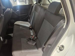 Volkswagen Polo Vivo hatch 1.6 Comfortline auto - Image 3
