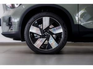 Volvo XC40 Recharge Single Motor Plus - Image 10