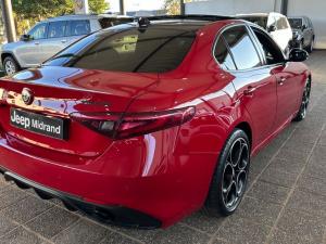 Alfa Romeo Giulia 2.0T Veloce - Image 14