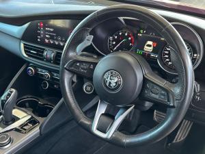 Alfa Romeo Giulia 2.0T Veloce - Image 17