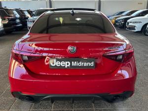 Alfa Romeo Giulia 2.0T Veloce - Image 9