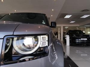 Land Rover Defender 110 D240 X-Dynamic HSE - Image 19