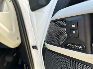 Land Rover Defender 110 D300 X-Dynamic HSE - Image 10