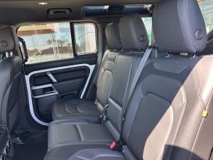 Land Rover Defender 110 D300 X-Dynamic HSE - Image 8