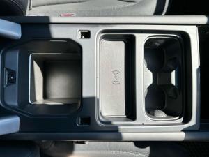 Land Rover Defender 110 D300 X-Dynamic HSE - Image 9