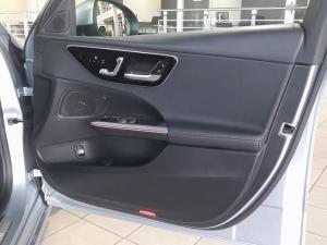 Mercedes-Benz C-Class C220d Avantgarde - Image 10