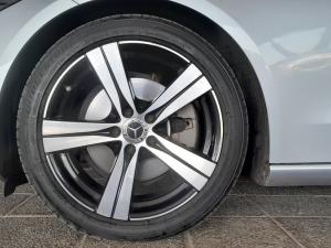 Mercedes-Benz C-Class C220d Avantgarde - Image 3