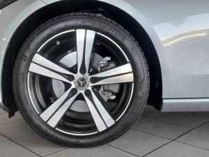 Mercedes-Benz C-Class C220d Avantgarde - Image 3