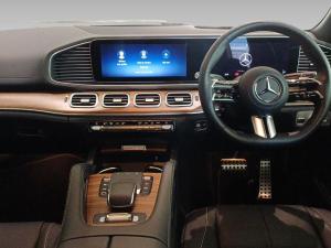 Mercedes-Benz GLS GLS450d 4Matic - Image 12
