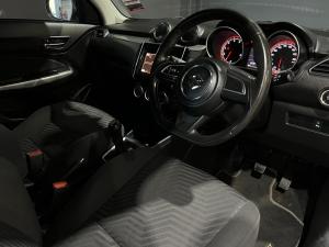 Suzuki Swift 1.2 GLX manual - Image 11