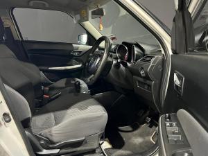Suzuki Swift 1.2 GLX manual - Image 13
