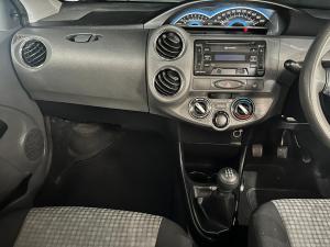Toyota Etios sedan 1.5 Sprint - Image 8