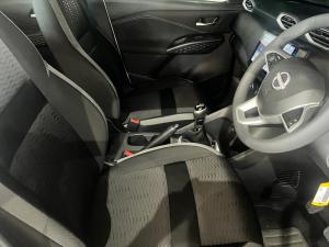 Nissan Magnite 1.0 Visia manual - Image 8
