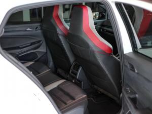 Volkswagen Golf GTI - Image 18