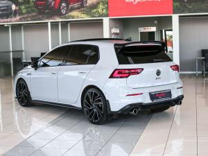 Volkswagen Golf GTI - Image 4