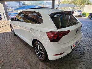 Volkswagen Polo hatch 1.0TSI Life manual - Image 5