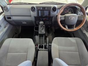 Toyota Land Cruiser 79 2.8GD-6 double cab - Image 6