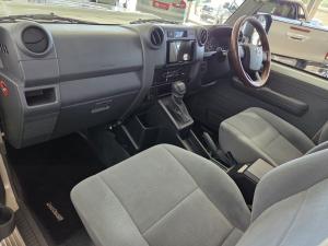 Toyota Land Cruiser 79 2.8GD-6 double cab - Image 7
