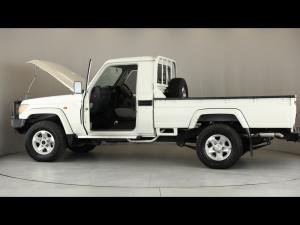 Toyota Land Cruiser 79 4.5D-4D V8 single cab LX - Image 13