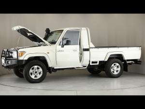 Toyota Land Cruiser 79 4.5D-4D V8 single cab LX - Image 14