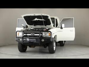 Toyota Land Cruiser 79 4.5D-4D V8 single cab LX - Image 15