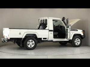 Toyota Land Cruiser 79 4.5D-4D V8 single cab LX - Image 18