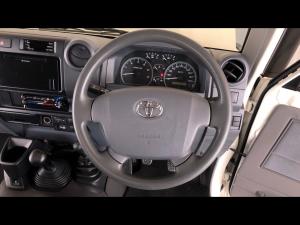 Toyota Land Cruiser 79 4.5D-4D V8 single cab LX - Image 28