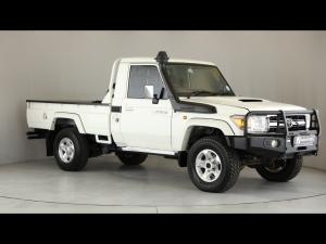Toyota Land Cruiser 79 4.5D-4D V8 single cab LX - Image 1