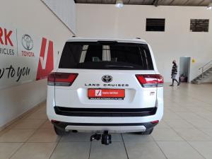 Toyota Land Cruiser 300 3.3D GR-Sport - Image 5