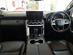 Toyota Land Cruiser 300 3.3D GR-Sport - Image 6