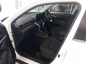 Toyota Urban Cruiser 1.5 XR manual - Image 25