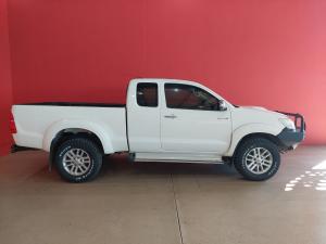 Toyota Hilux 3.0D-4D Xtra cab 4x4 Raider Dakar edition - Image 3