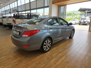 Hyundai Accent sedan 1.6 Fluid - Image 2