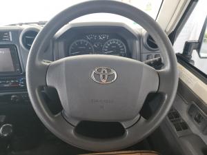 Toyota Land Cruiser 76 4.5D-4D V8 station wagon LX - Image 14
