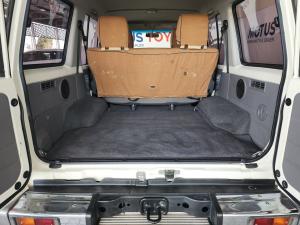 Toyota Land Cruiser 76 4.5D-4D V8 station wagon LX - Image 16
