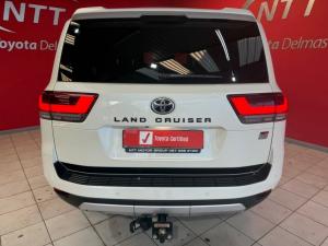 Toyota Landcruiser 300 V6 3.3D GR-S - Image 5