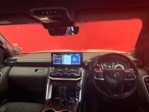 Toyota Landcruiser 300 V6 3.3D GR-S - Image 6