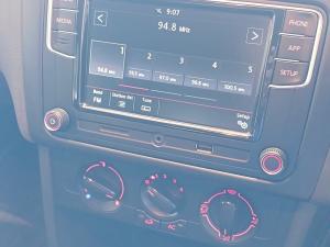 Volkswagen Polo Vivo 1.4 Comfortline - Image 12