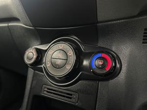 Ford Fiesta 1.4i Ambiente 5-Door - Image 11