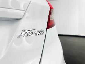 Ford Fiesta 1.4i Ambiente 5-Door - Image 6