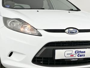 Ford Fiesta 1.4i Ambiente 5-Door - Image 9