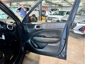 Hyundai Venue 1.0 Tgdi Fluid - Image 15