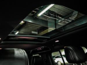 Land Rover Defender 110 D300 X-Dynamic HSE - Image 19